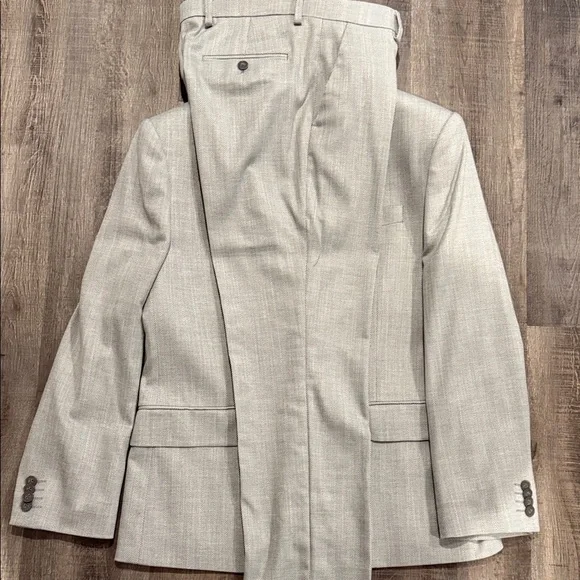 Express Men's Light Gray Suit Set - Picture 3 of 10